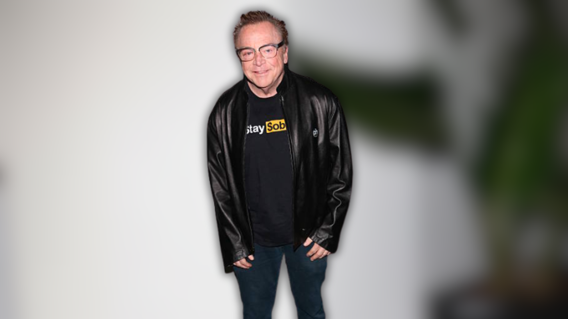 Tom Arnold’s Black Leather Jacket Style Turns Heads at the Forbes Stained Fashion Show Arrival