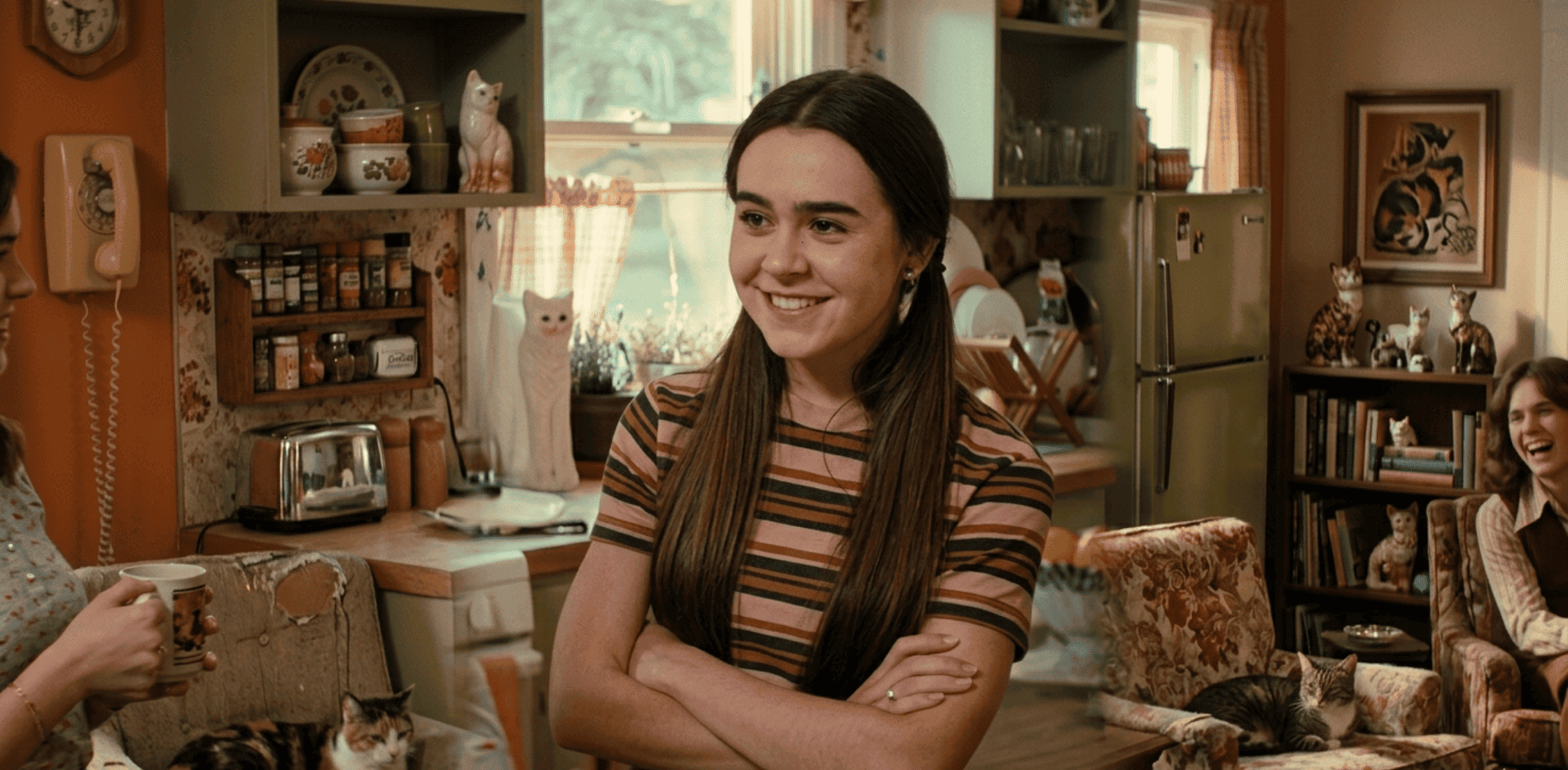 Maxine The Wrong Paris 2025 Ava Bianchi brown pink striped retro tee shirt