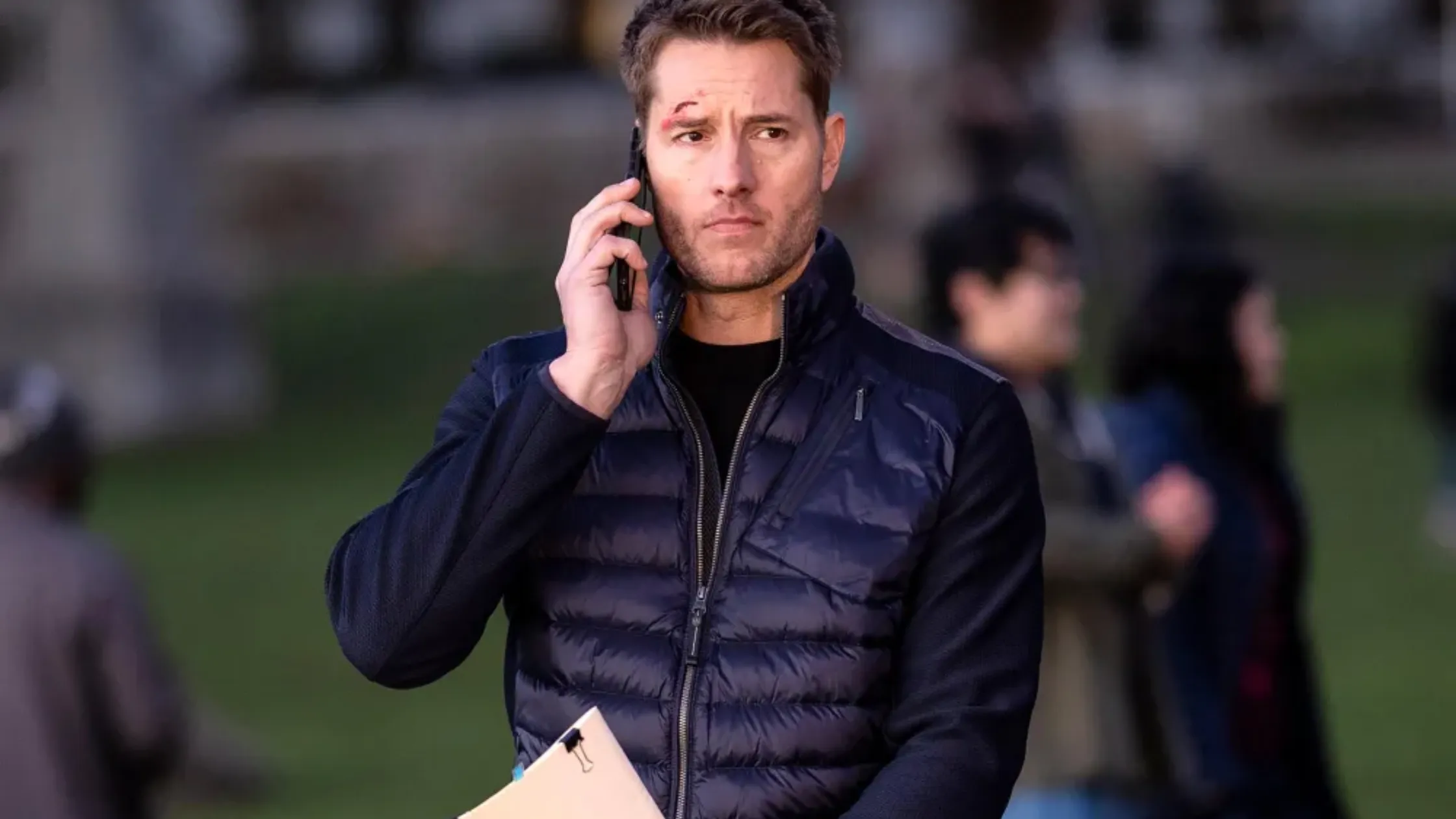 How to Style & Why Everyone Is Looking for the Tracker Justin Hartley Puffer Jacket