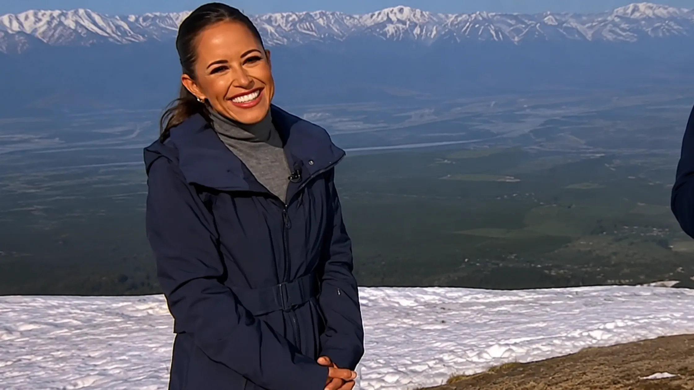 Why the Today S73 Kaylee Hartung Belted Jacket Is a Must-Have for Cold-Weather Style