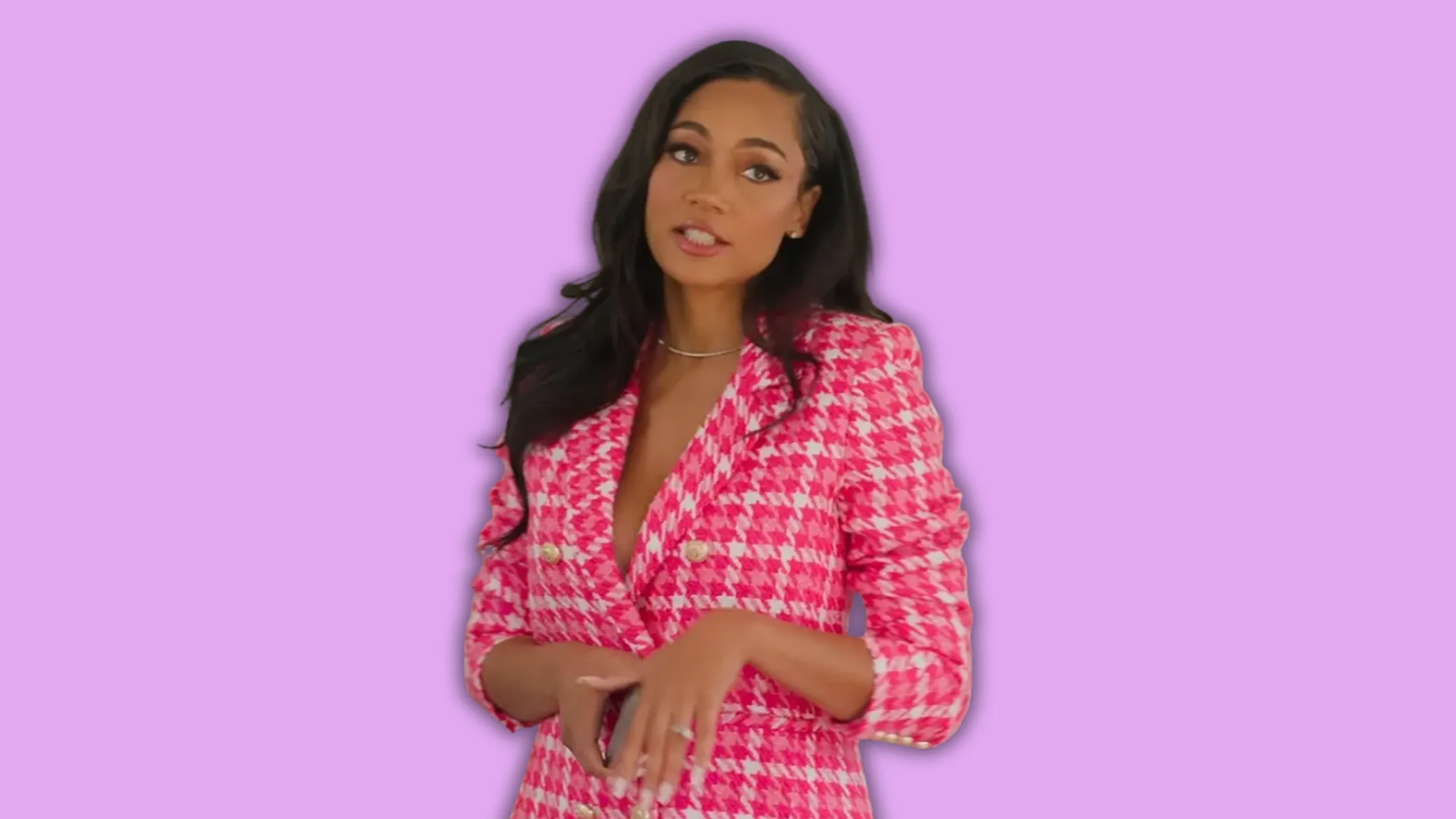 How to Recreate Brandi Marshall’s Bold Style with the Selling The OC S02 Brandi Marshall Pink Houndstooth Tweed Blazer