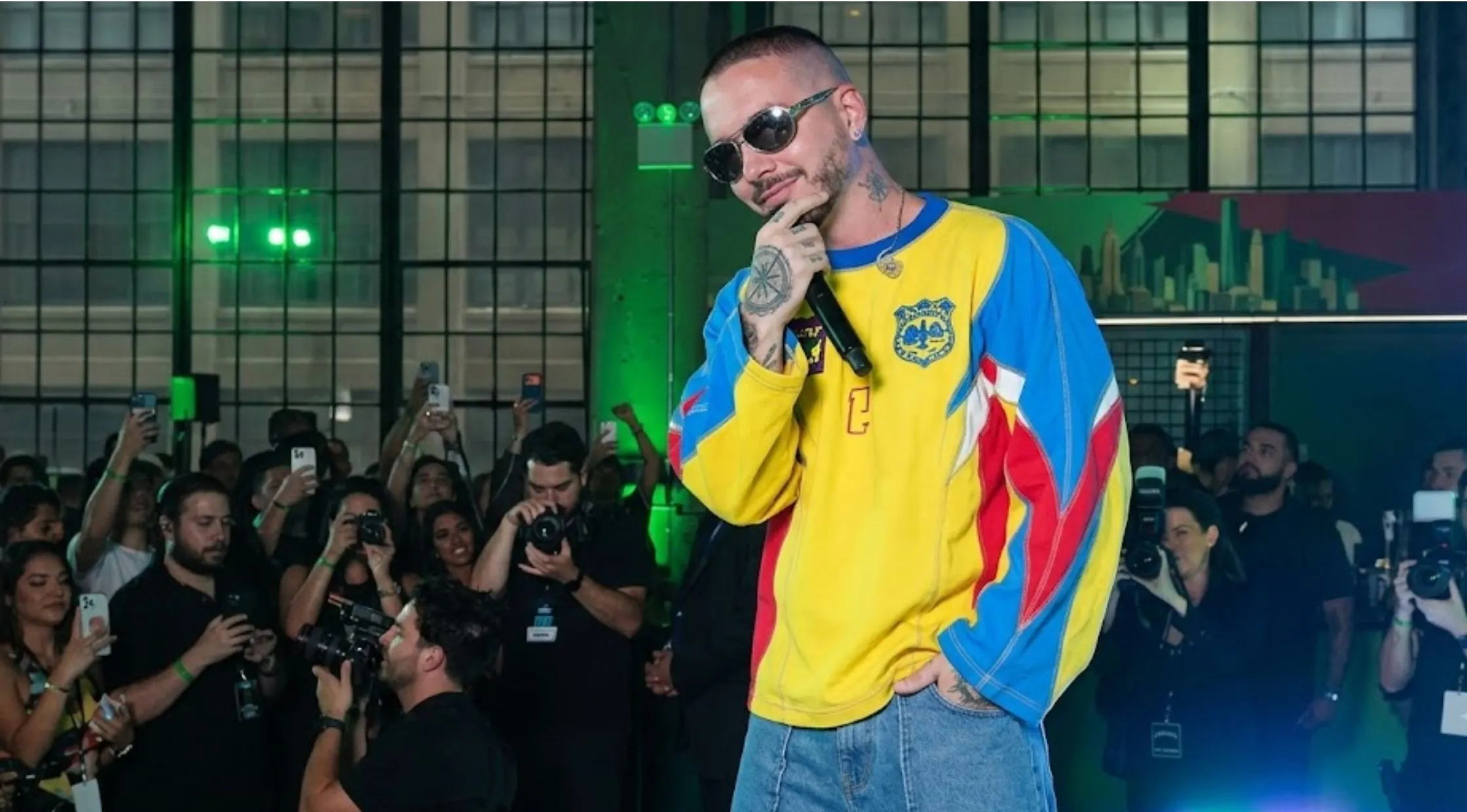 J Balvin Jameson Event 2026 Heraldic Crest Graphics, Retro Jersey Design Yellow Color Block Sweatshirt