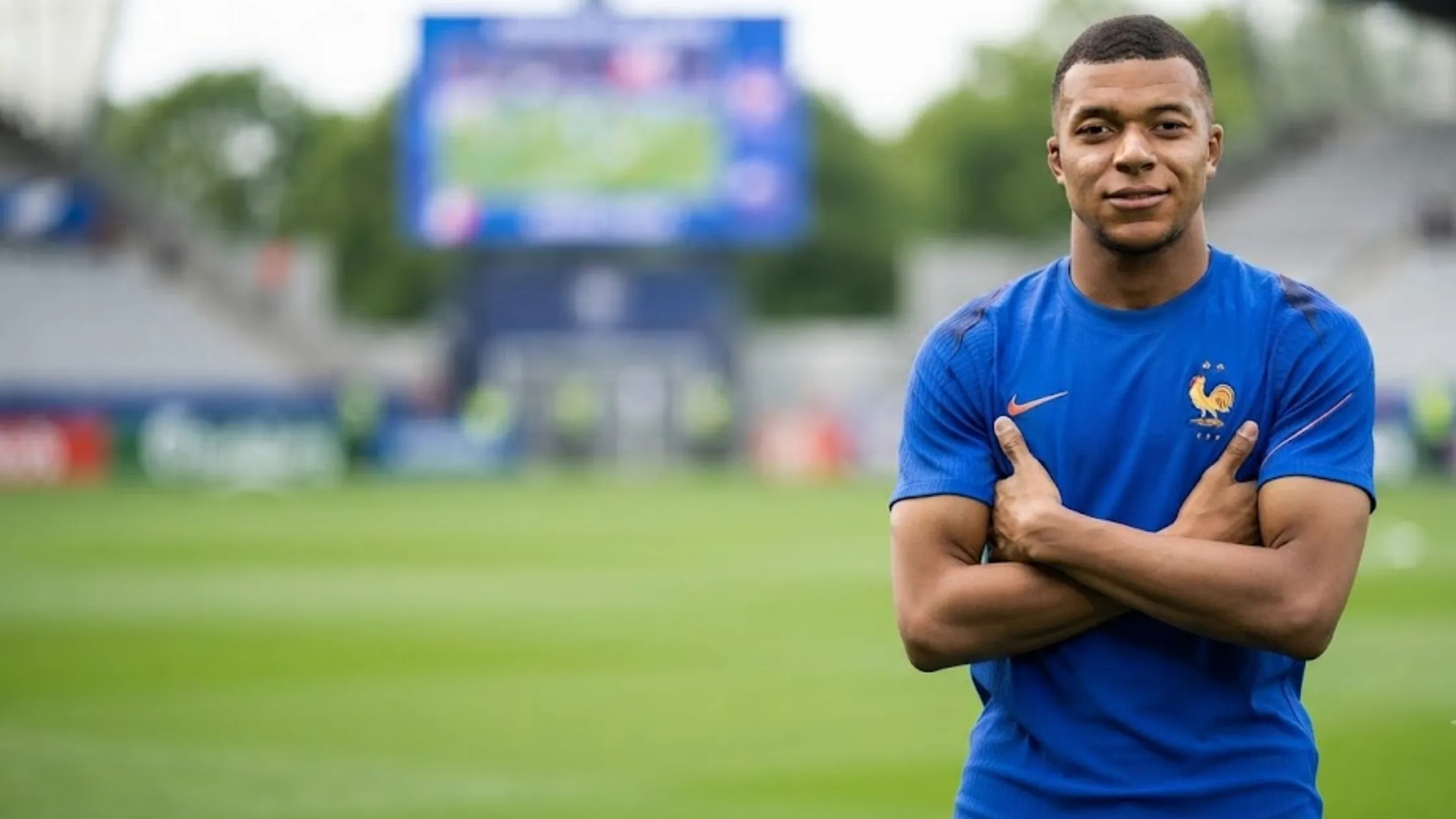 FIFA World Cup 2026 Kylian Mbappe Training France Royal Blue FFF Crest Jersey