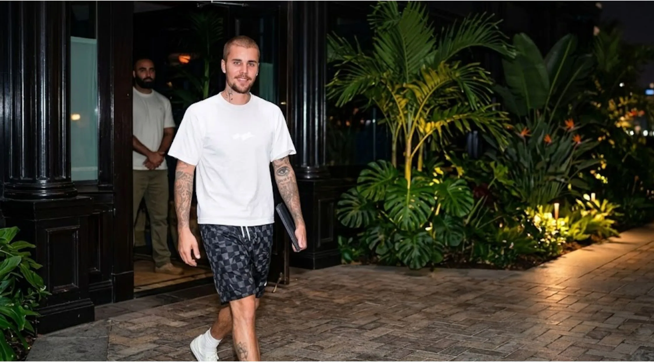 Looking for a Relaxed Celebrity Look Style the Justin Bieber NYC 2026 T-Shirt