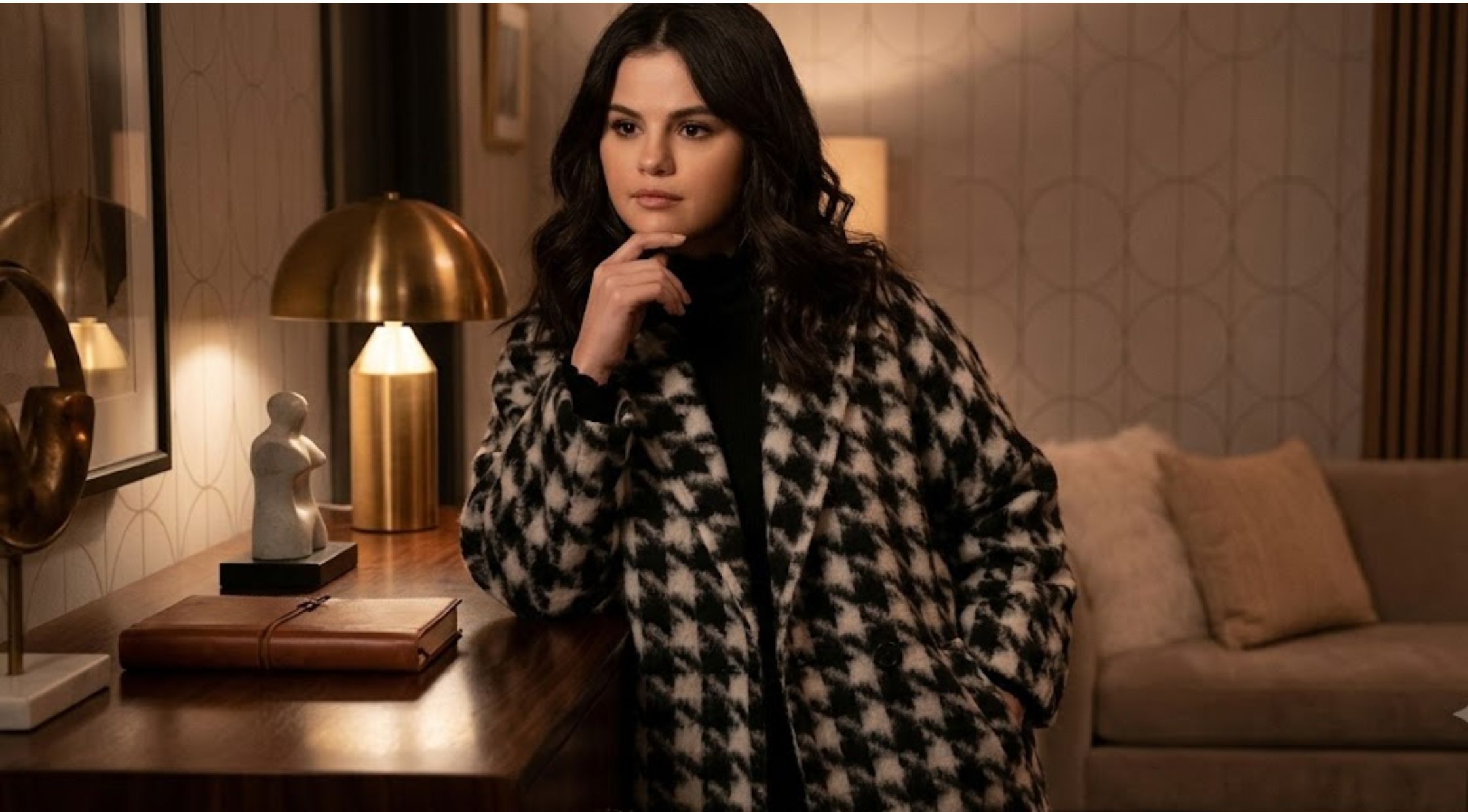 How to Elevate Your Everyday Style with the Only Murders In The Building S03 Selena Gomez Black & White Houndstooth Coat