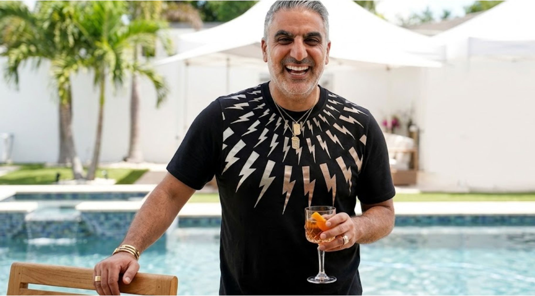 The Valley Persian Style S01 Reza Farahan Lightning Bolt Print Tee Design Details
