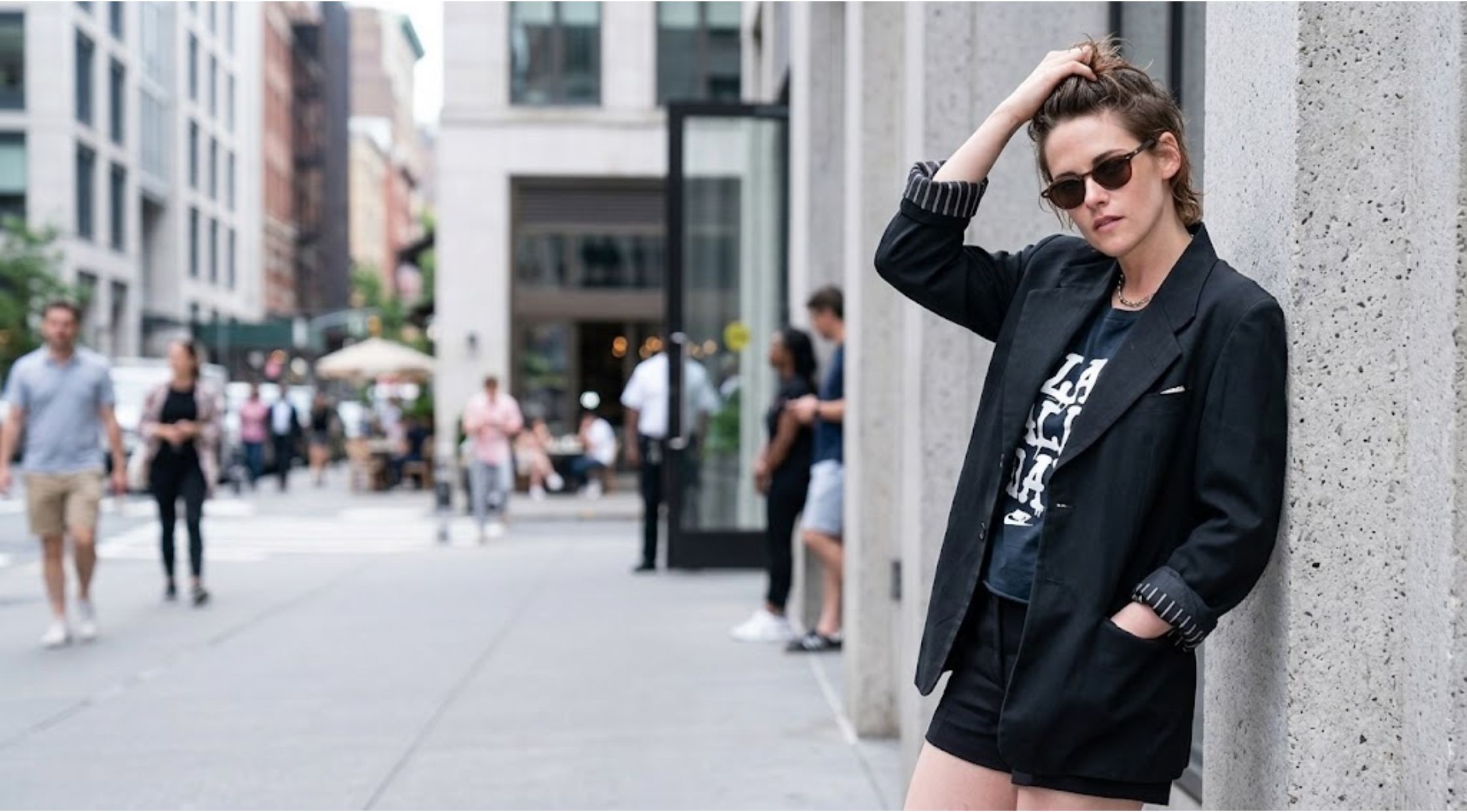 Why Kristen Stewart’s Oversized Black Blazer in New York City is an Edgy Fashion Grail