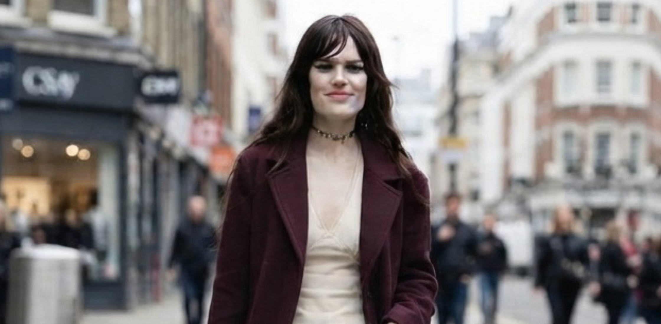 How to Get Sophie Thatcher’s Her Private Hell Coat Look