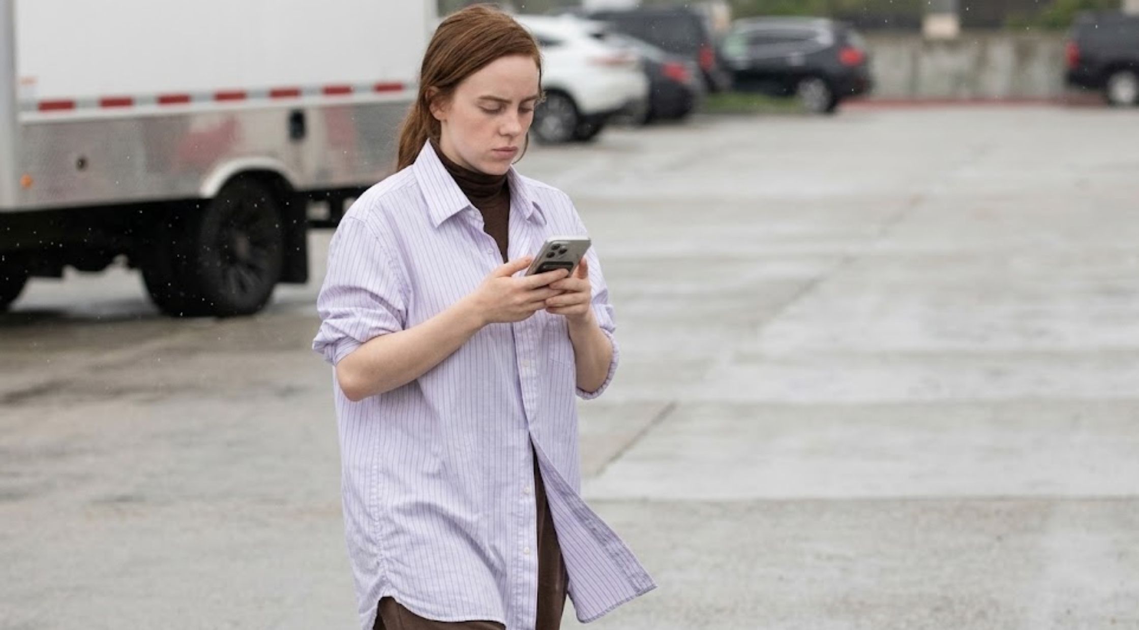 How to Get Billie Eilish’s Minimalist The Bell Jar Set 2026 Look