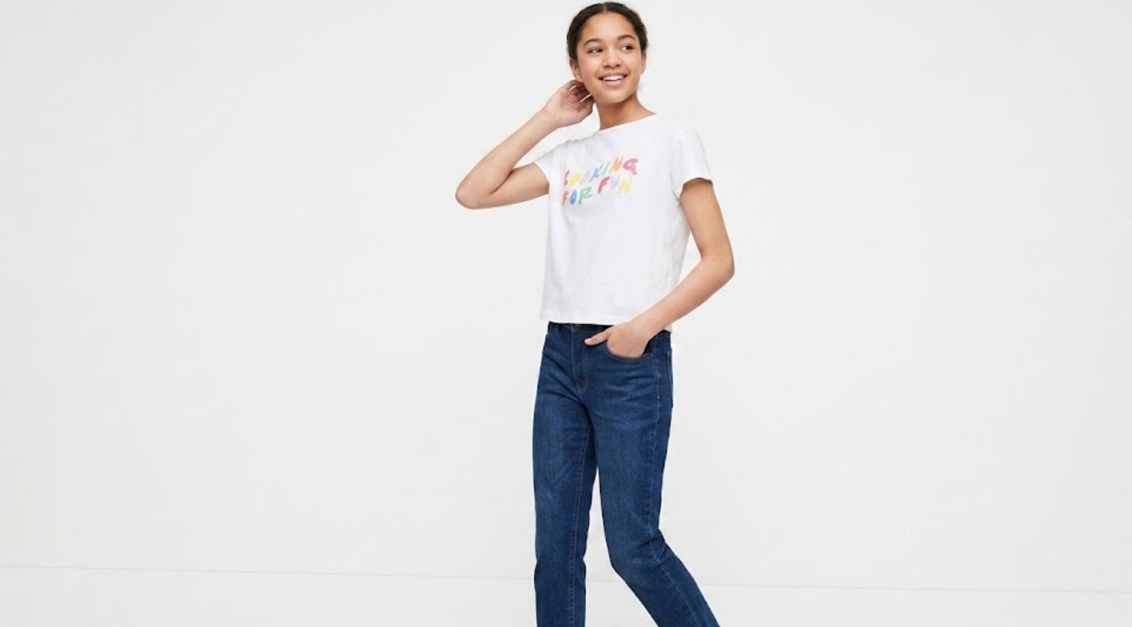 How to Get Kylie Minogue’s Effortless Pop-Star Style With This White T-Shirt