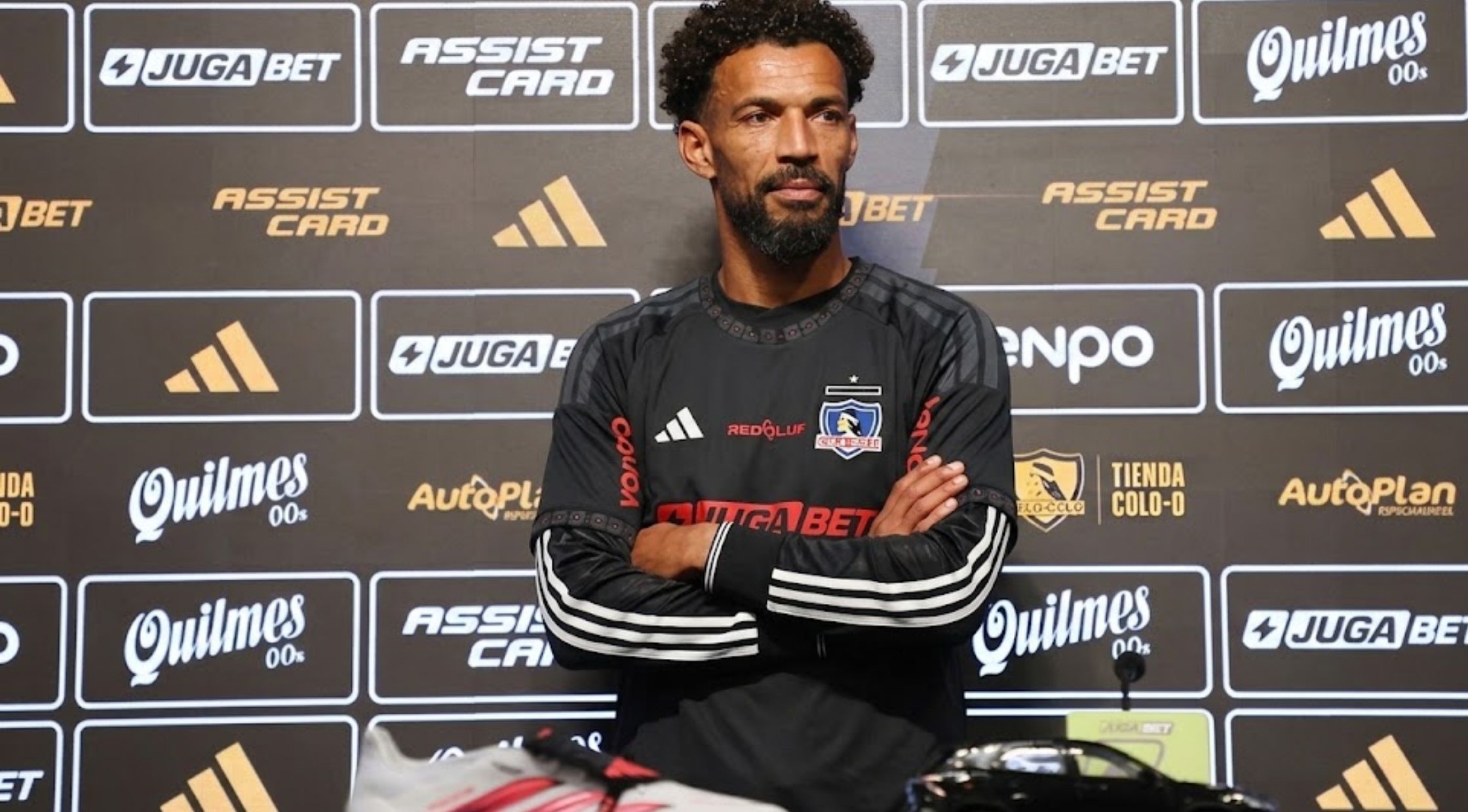 How to Get the Vozinha Colo Colo Jersey for a Legendary Football Look