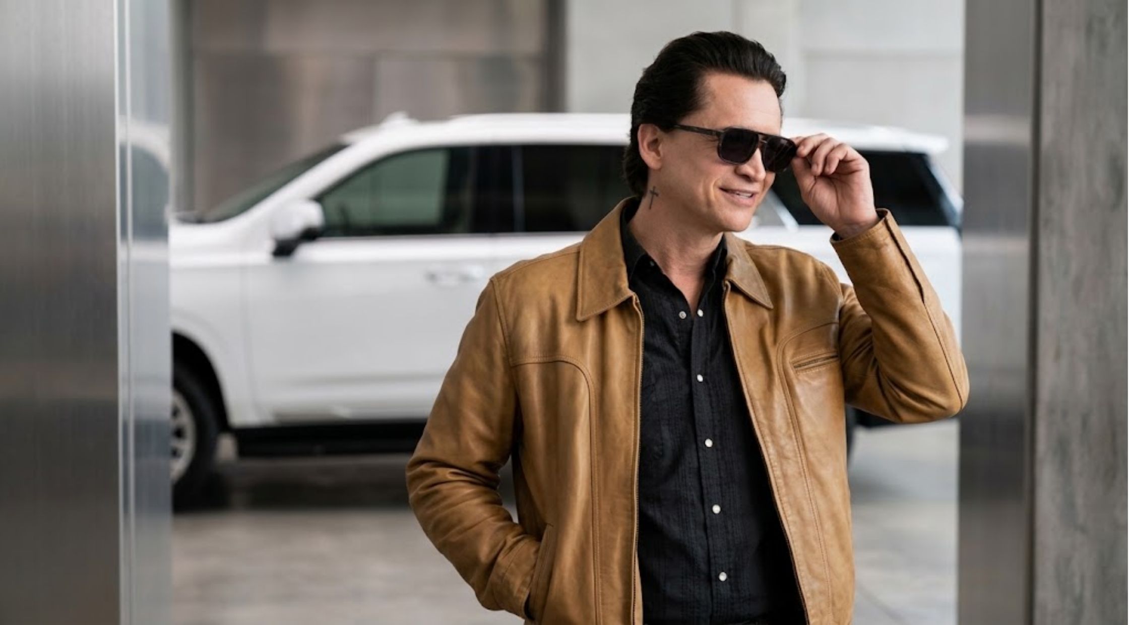 How to Style the Clifton Collins Jr. Lucky S01 Leather Jacket for Timeless Appeal