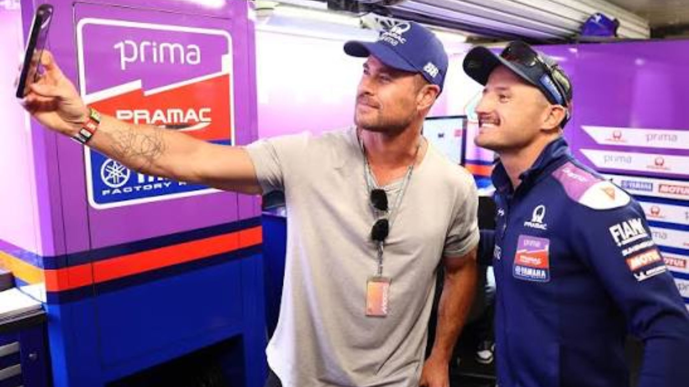 Chris Hemsworth MotoGP Of Australia T-shirt: How to Get His Effortlessly Casual Look