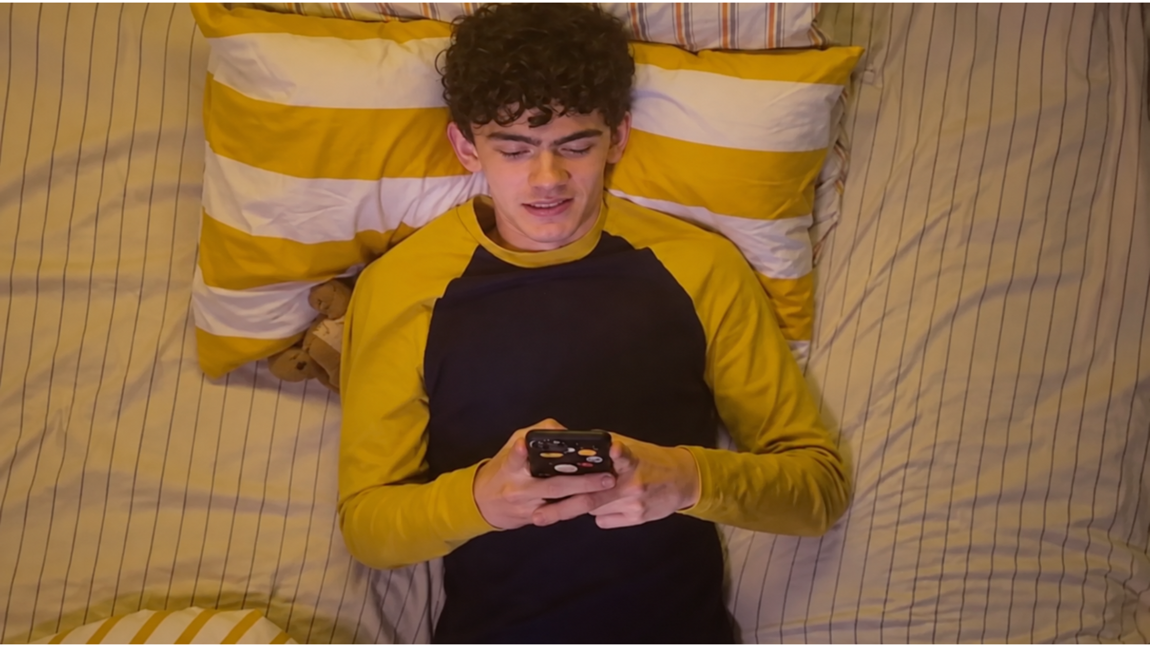 Charlie Spring’s Heartstopper Season 2 Style Gets a Casual Update
