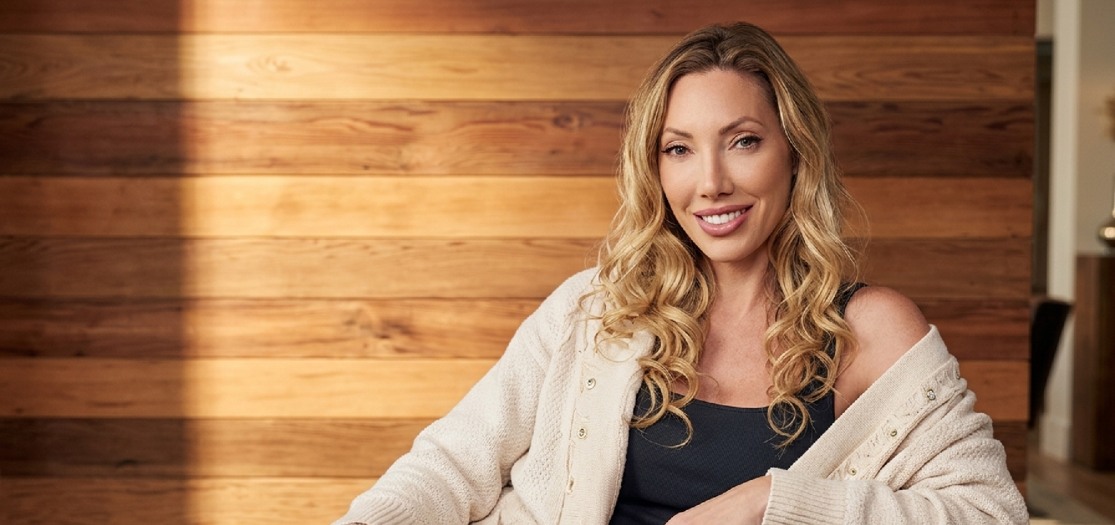 Battle Camp S01 Avori Strip sherpa jacket in off-white cream color with oversized fit, stand-up collar, zip pockets, and utility streetwear design